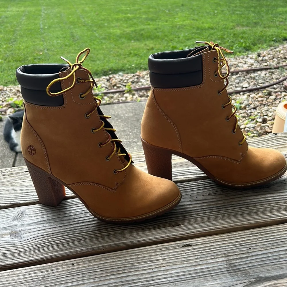 Timberland Heeled Boots - Picture 3 of 6